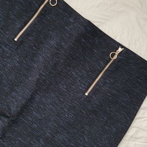 Ann Taylor Pencil skirt with zipper front detailing, size 14